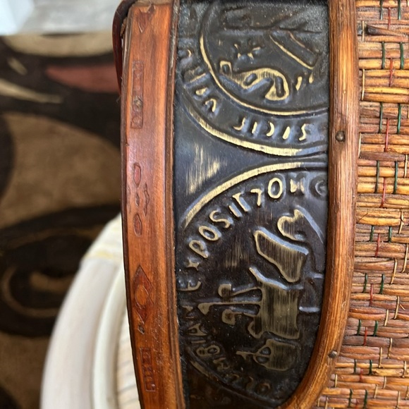 VINTAGE WOOD PURSE BAMBOO WRAPPED HANDLES BRASS SLIDE LATCH and HINGED 1960’s - Picture 3 of 17